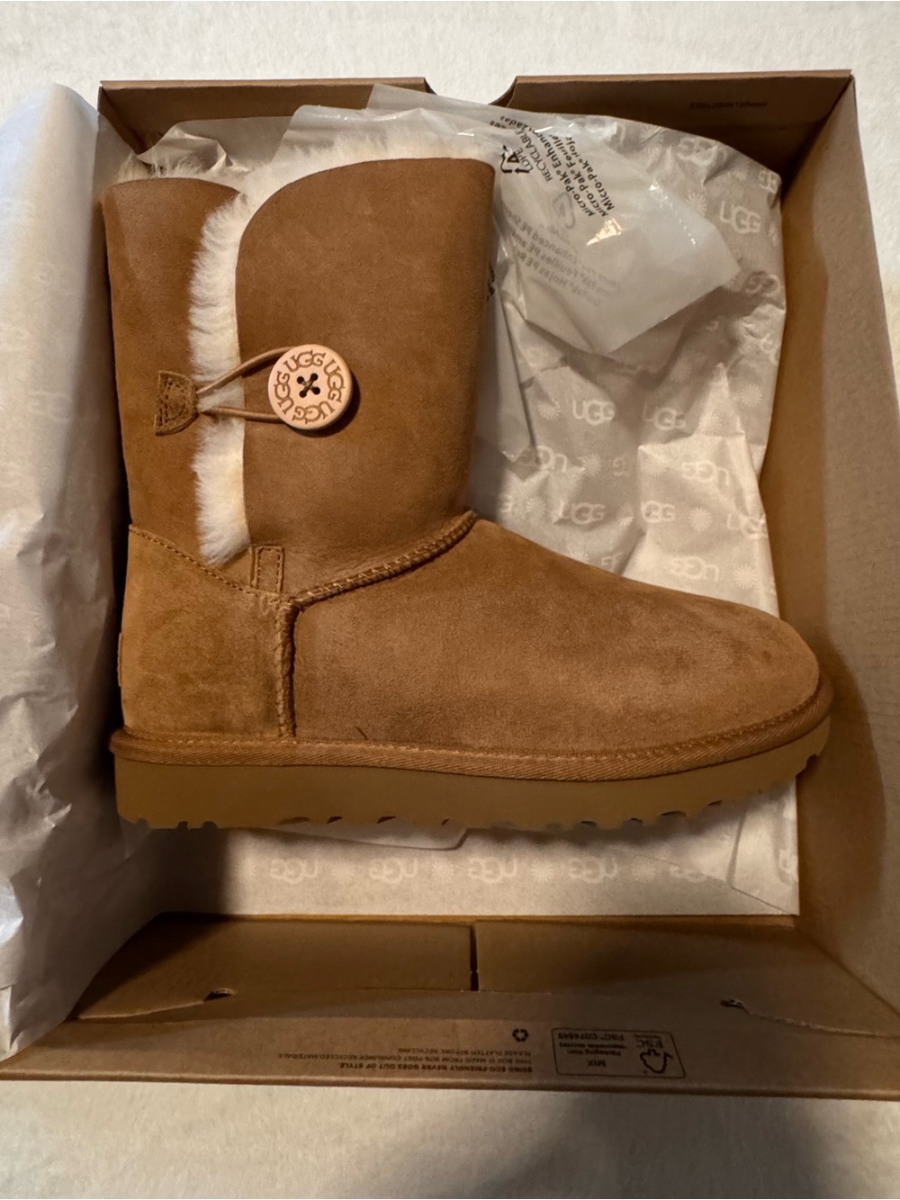UGG Bailey Button II Short Boot in Chestnut - Women